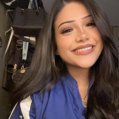 Ishouldbeamerm1's profile picture. she's stardust in the shape of a woman✨