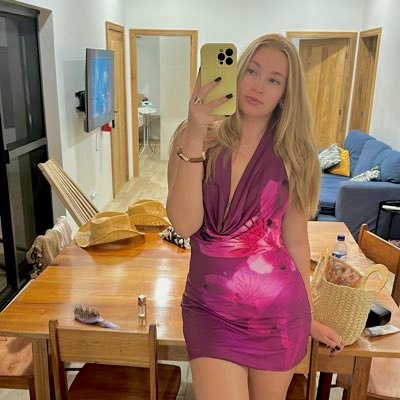 hhirstt's profile picture. 