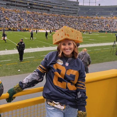 Makynnalesinski's profile picture. Probably traveling or at Lambeau Field | Proud owner of the Green Bay Packers | Teacher | Arbonne DM