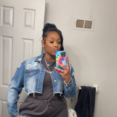 theebesslife's profile picture. 