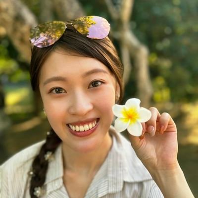 WhatsUpEnglish_'s profile picture. カナダ在住歴12年トリリンガル🗣️🇨🇦 
英語を動画や画像で分かりやすく紹介していきます🌼
是非仲良くしてください✨