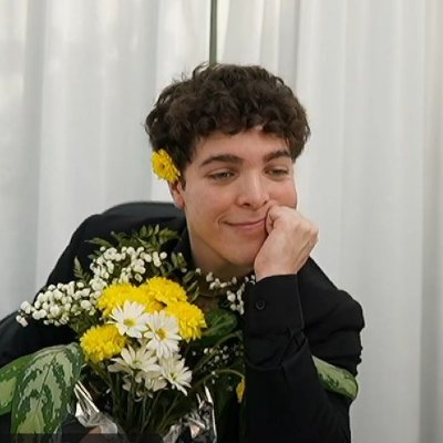 attlsdlncast's profile picture. "Muchas gracias, muchas veces".