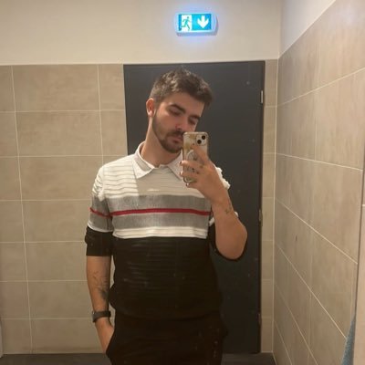 milionovycavo's profile picture. Používat „levičák” jako urážku je nesmyslné, protože, jak by mě mohlo urazit to, že jsem empatický k nejzranitelnějším. bi curious.