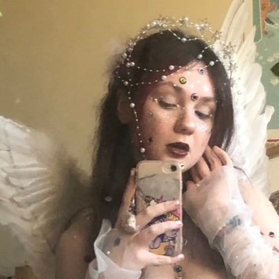 h0n3yc0m's profile picture. suffering from chronic english major disorder