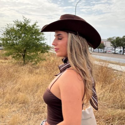 esteelurodrigu2's profile picture. 