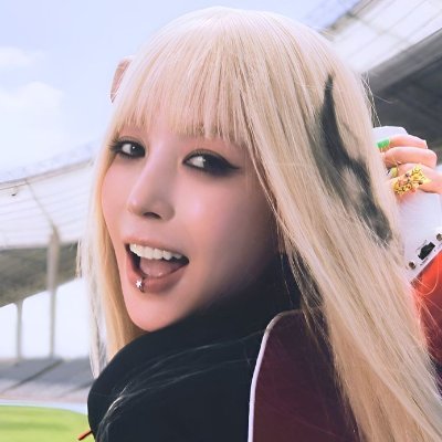 amultifankpop's profile picture. 28.🇧🇷 ✨Living la dolce vita ✨ kpop collector e às vezes escrevo sobre álbuns de kpop 🇰🇷 PINK BLOOD (SM stan) BLINK&REVELUV 💞 insta:@amultifandomkpop