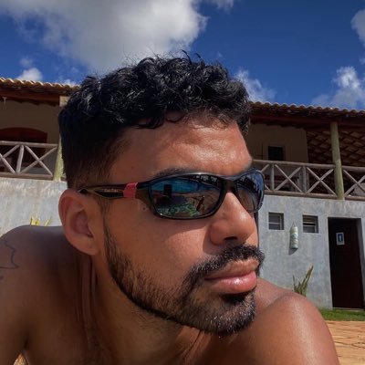 cestmoici_'s profile picture. ufmg • pt/fr