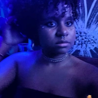 esnupibae's profile picture. preta, foda, quente.