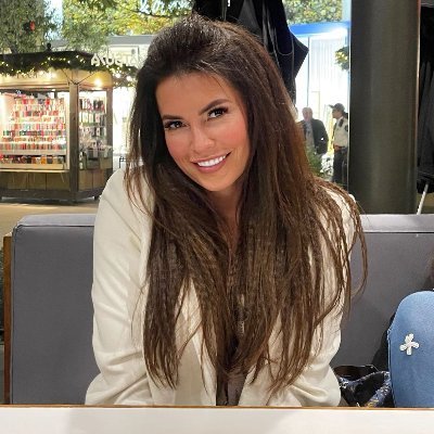 Winnieblack88's profile picture. Proud Mother! Women's Fashion, Home & Travel Inspiration—Making Life Both Effortless and Meaningful