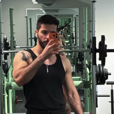 azizrayyes's profile picture. Without any categorization, just a Person.🇵🇸 Au pire ça fera des souvenirs.