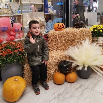 giri2025193433's profile picture. 