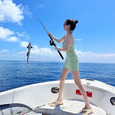 NovaWhi_rl's profile picture. 🌊Salt in hair | Peace in soul 🌸
🐠Calm waters | Endless wonder ✨
🌸Soft tides | Silent thoughts
🎣Steady hand | Quiet patience 🌸
🌊Anchor of calm | Hope