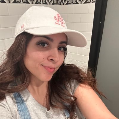 viannneyyyyy_'s profile picture. 