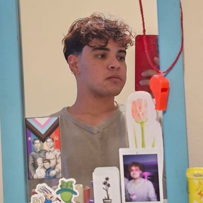 hts_angelo's profile picture. Chaotic neutral • ☭
 (o/ele/o • ê/elu/e)