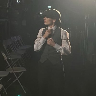 vanchapmn's profile picture. siobhan thompson is mitski. he/they | lesbian | 21 / minors dni | 33/55📚