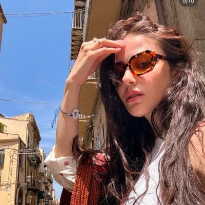 cames2s's profile picture. aqui, por enquanto