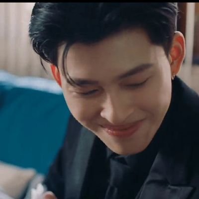 heartnaravit's profile picture. 