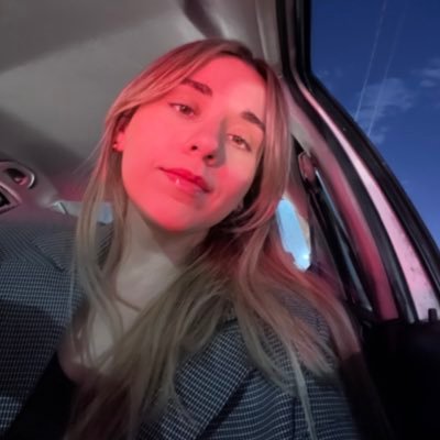 laurasofiagzz's profile picture. I happen to bitch the perfect amount.