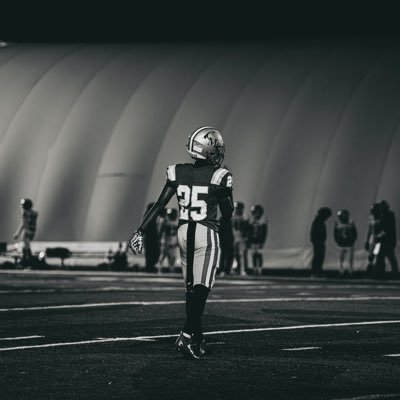 chris_simms5's profile picture. Catholic Memorial C/O 2028 | 5'10 165lbs| RB | cs022900@gmail.com | 617-751-9067