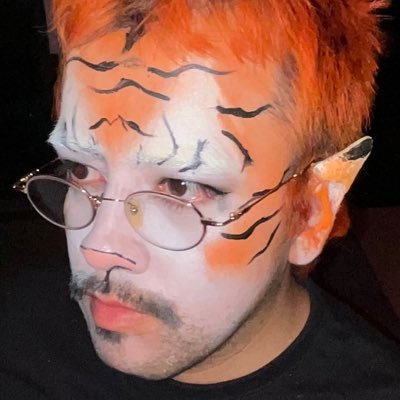 agreatbabe's profile picture. you can hold me IRL