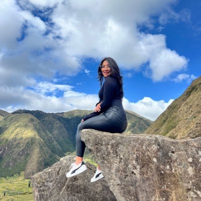 NaoAnahi's profile picture. Inge que ama bailar, viajar y tejer. Ah y algo de fútbol 😜