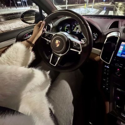 el6dvdtt's profile picture. signature scent, endless allure.