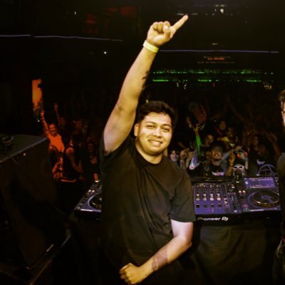 quinlomusic's profile picture. music and shows:⬇️