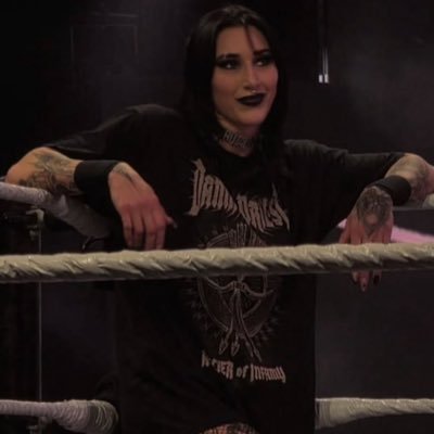 heartz4rhea's profile picture. | 💋| Zaruca noti x12🏄‍♀️| naomi ⚠️| rhea ripley 💜| tatum paxley noti x3🖤| jade cargill noti x1 ⛈️| roman reigns ☝️| blake monroe noti x1 🫧| Peace 🧘‍♀️🤍.|