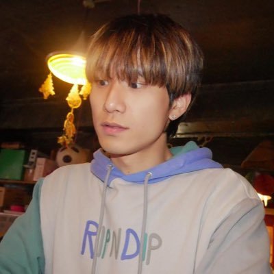 coconut_rotten_'s profile picture. 열대과일 코코넛 🥥 청년성소수자문화연대 큐사인(국민은행 196201-04-313846), 무지개행동(국민은행 408801-01-317159), 그리고 행성인과 알에 후원하세요