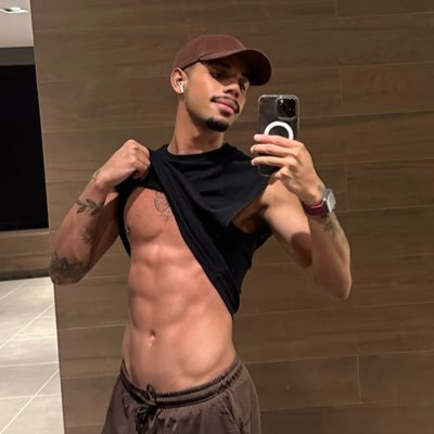 oijacksonn's profile picture. 