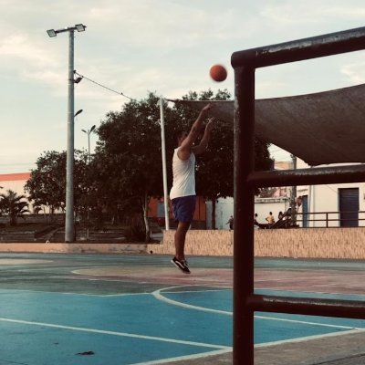 borjar14's profile picture. atascado en un mínimo local