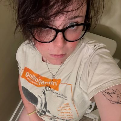 iggyp00p's profile picture. I have big breasts and I’m crazy / antizionist Jew / I like music / priv (sad): @stupidfoid