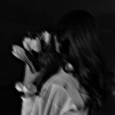 queenvibes__'s profile picture. 💅 Main character in my own mess.