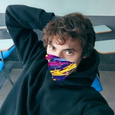 r3ddu9q8's profile picture. 