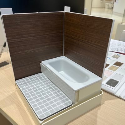 roiroiroi53's profile picture. 関西在住50代独身。実家を小さな平屋に建て替え計画中。完成に向けて独り言