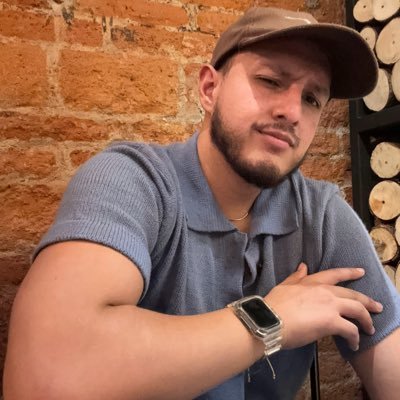 soyjovs's profile picture. 32 años siendo amante de la Arquitectura, el chocolate y el vino. Maestro Pokémon de gym tipo agua.