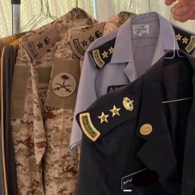 ll50oo's profile picture. كيف اكتب الشعر وعيونك قصيد وكيف اوصفك وأنت القصايد كلهاا 🤍