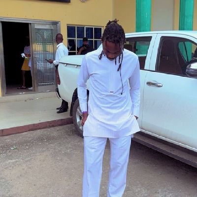 Dryomz's profile picture. I'm  a Printer, I promote business through printing and branding. Check my pinned tweet😎. My career is to make plenty money like Elon musk
Chelsea for life