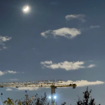 GuiTu69760's profile picture. 无需主动给我私信，不相信一个女人需要在推特找约，就当我是来见世面的吧。