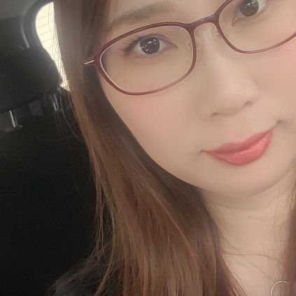 riruao867's profile picture. 美容*韓国コスメ*ダイエット*3姉妹ママ＊むーんぱわーさろん🌙🎮️フォートナイト*牧場物語Love🎮️＊日々メイク迷子＊たぶん誰よりもズボラです♥️
PR投稿はハイライトを🌿