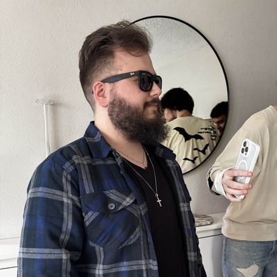 Outqasted's profile picture. idk