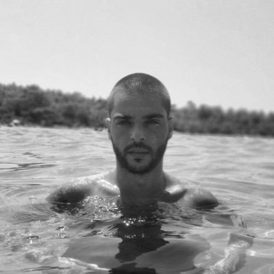 caglarcb's profile picture. yazar çizer güler geçer