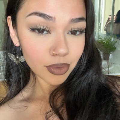 julielol_'s profile picture. 👩🏻‍❤️‍💋‍👨🏻💍👦🏼👶🏻