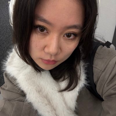 angewxng's profile picture. lemme direct u (to my heart)