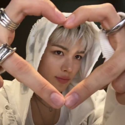 makizwrld's profile picture. that one oomf that doesn’t play about makijo