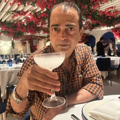 SaisSivaswamy's profile picture. A yogi and a journo @RealRediffCom. பல
வேடிக்கை மனிதரைப் போலே  நான்
வீழ்வேனன்றுநினைத் தாயோ?