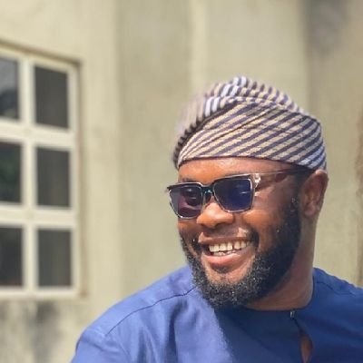 tobi_odetunde's profile picture. Ẹni Ọba n kẹ́ 💅 🤴
Zeh Yadati Ki Elohim Li !!! ✝️
Hedonist