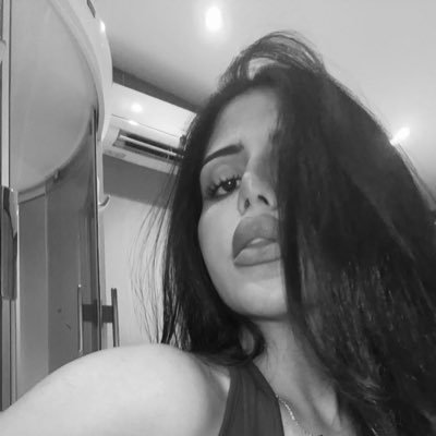 nassyasss's profile picture. She writes, trains, meditates, and helps people to take a breath.