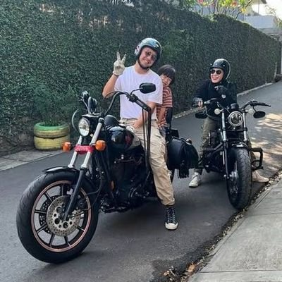 zahwanz99's profile picture. Retweet addict, prize collector. Giveaway veteran with high hopes ⚔️