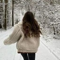 Whele738372's profile picture. 